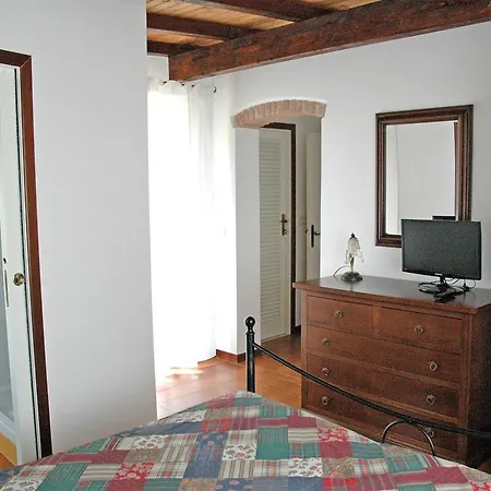 Le Maree Lorena بورتو أتْسورّو